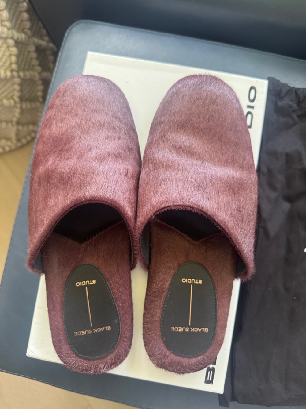 Box and dust bag included black suede studio sona flat in plum - Picture 7 of 7